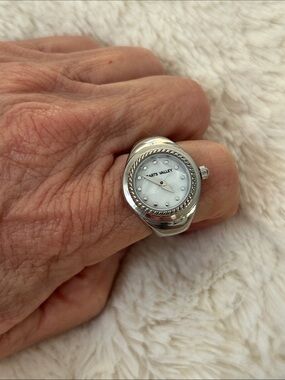 Hearts Valley Vivienne Watch Ring